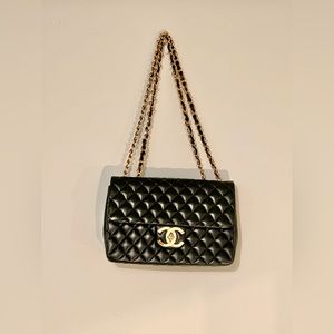 CHANEL Quilted Caviar Jumbo Classic single Flap Bag Black vintage